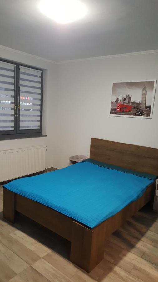 Illaberek Apartmanok ไฮจ์ดุสโซบอสโล ภายนอก รูปภาพ
