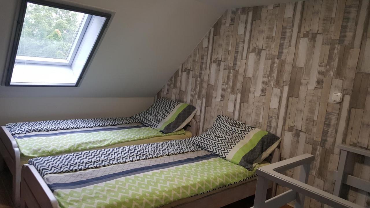 Illaberek Apartmanok ไฮจ์ดุสโซบอสโล ภายนอก รูปภาพ