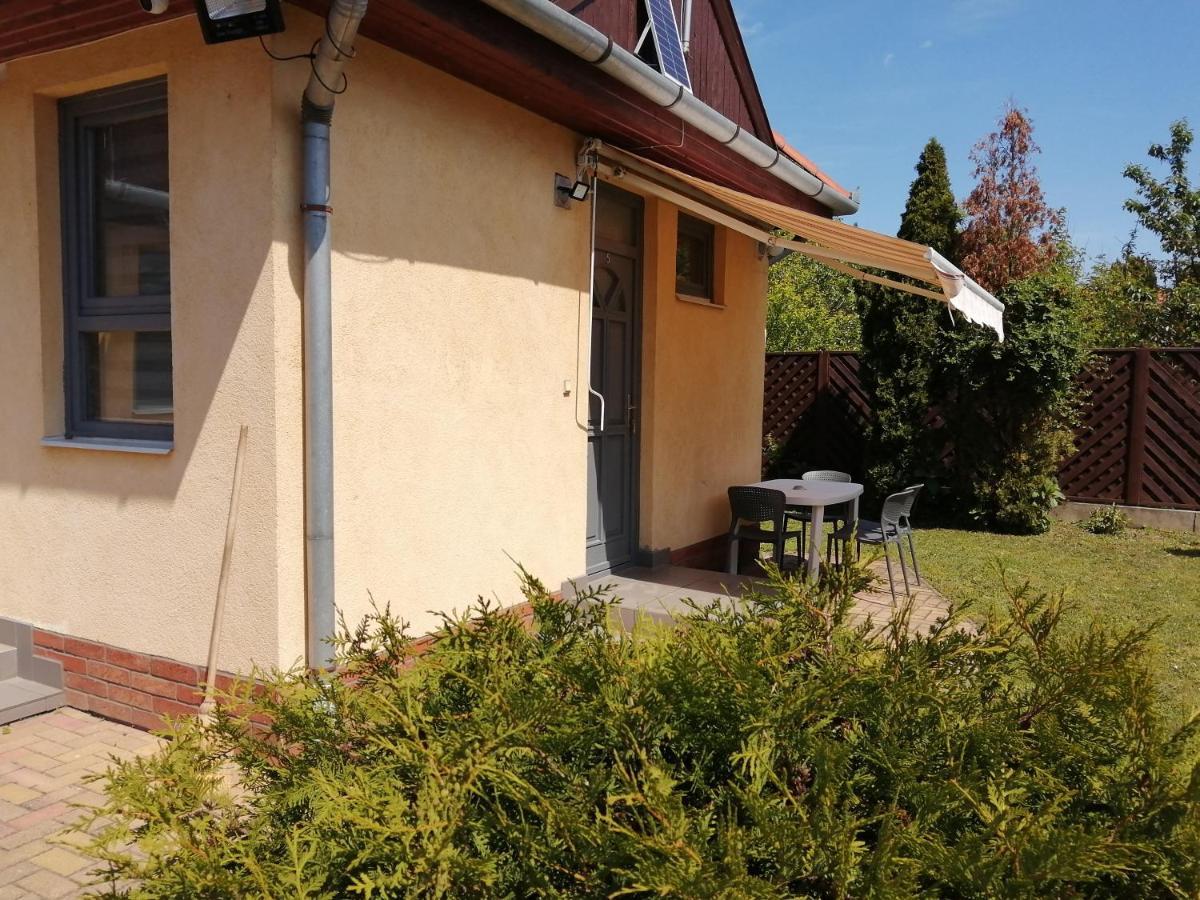 Illaberek Apartmanok ไฮจ์ดุสโซบอสโล ภายนอก รูปภาพ